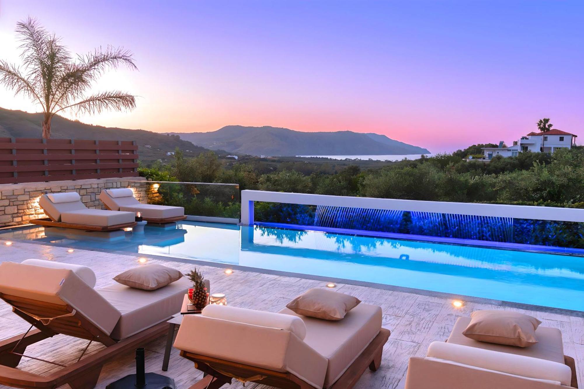 Minoas Heated Pool Villa *